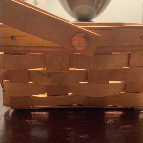 Longaberger square basket with handle and liner - Picture 4 of 6